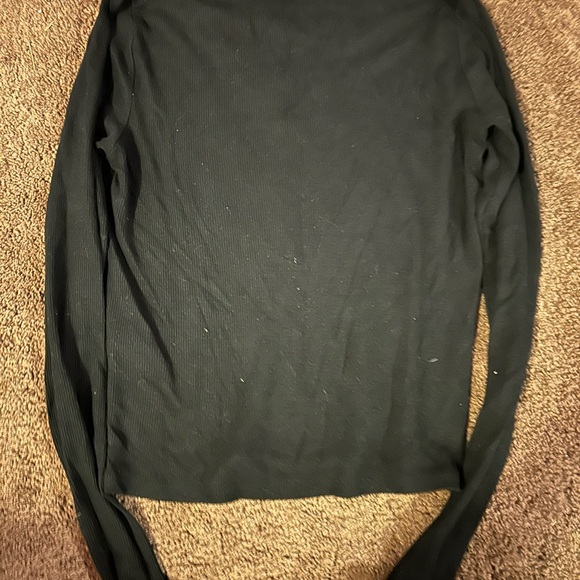 Hollister Crop Top - Picture 2 of 3